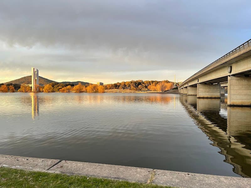 Lake Burley Griffin Cycling and Walking